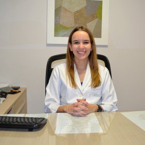 Dra. Caroline Sousa Costa, dermatologista do Instituto de Neurociências do Piauí
